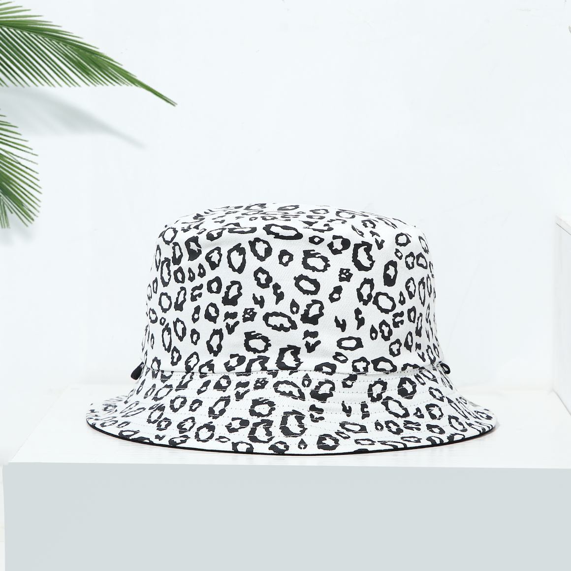 Snow Leopard BAO WEN paw print casual double-sided literary fisherman hat