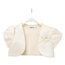 In summer wear a high-end small waistcoat over a skirt a girls dress a shawl a short-sleeved jacket and a performance flower girls top over the top.