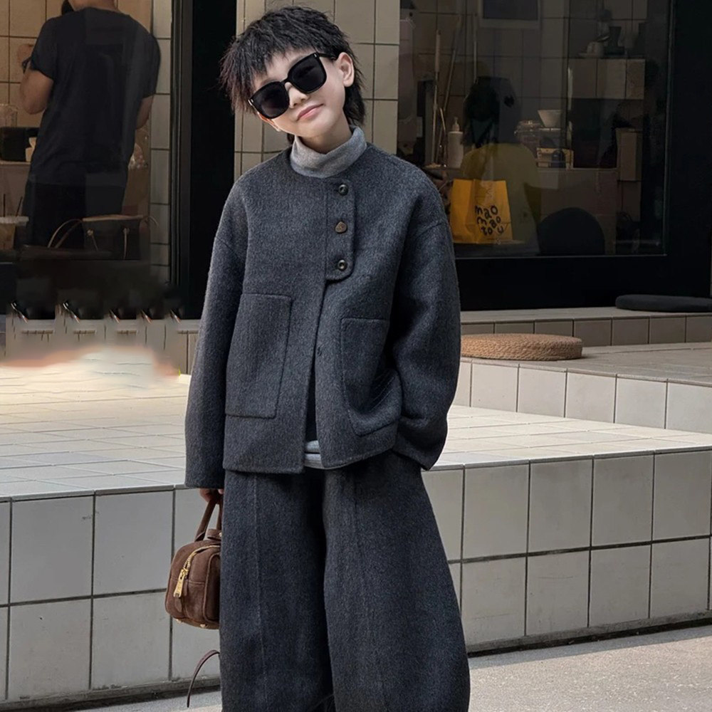 Осенне-зимний шерстяной трендовый красивый однотонный костюм для мальчиков, новинка 2026 года, модный утепленный костюм-двойка для больших детей