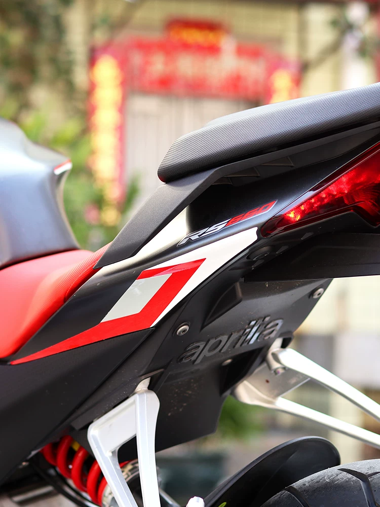Подходит для Aprilia RS660 китайская версия наклейки изменённая наклейка цвет корпуса декоративная подтяжка цветок принт версия цветок
