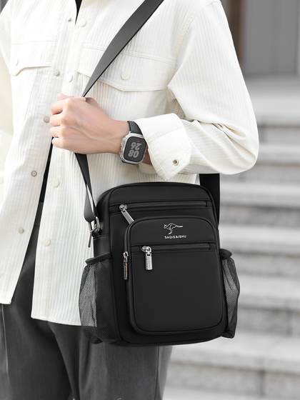 萨奇袋鼠斜挎包男款外出便携包2025新款时尚多功能通勤单肩公文包