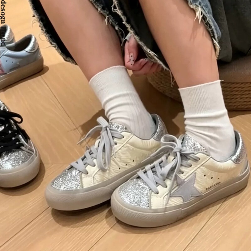 Thick-Soled Height-Increasing Star Sneakers for Women, 2026 New Autumn Versatile Distressed White Shoes, Retro Casual Sports Shoes
