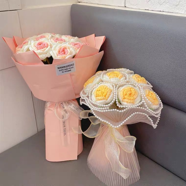 Handmade bouquet woven gradient rose diy hand holding flower wool crochet material package 520 Valentine's Day wedding gift