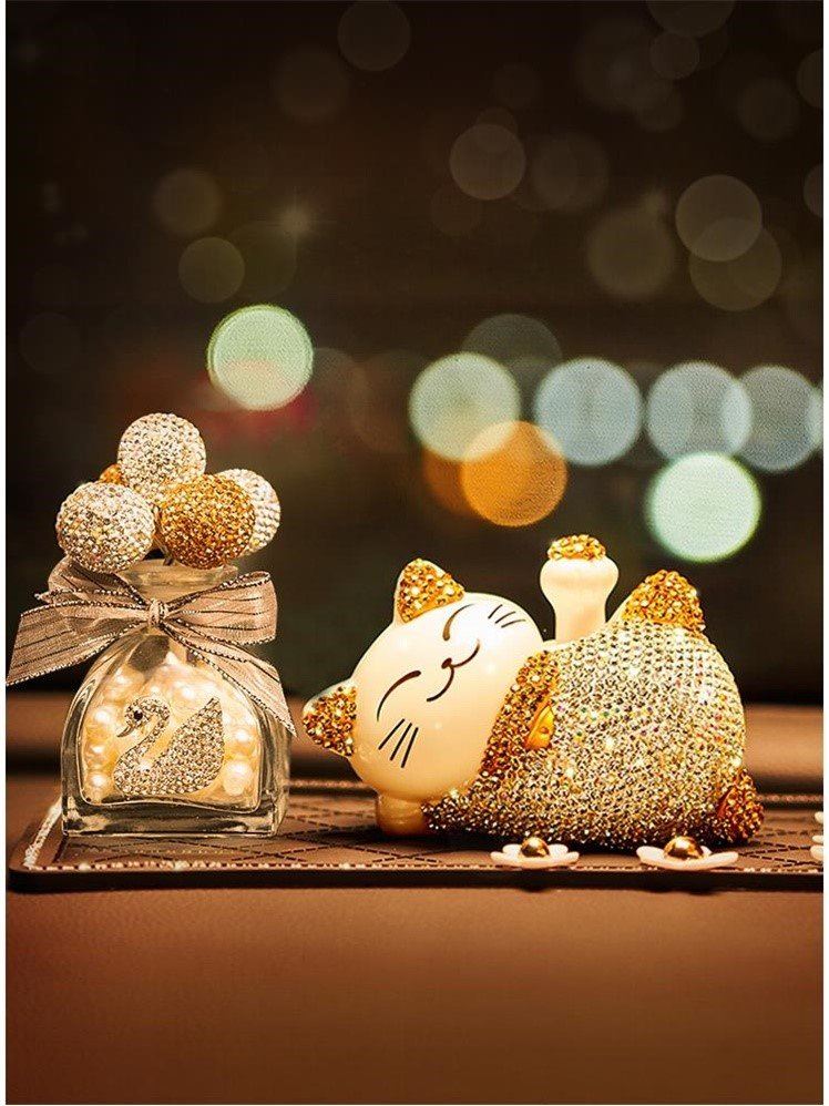 Car swing solar power shake hands cat interior in the console vehicle decoration products in the car