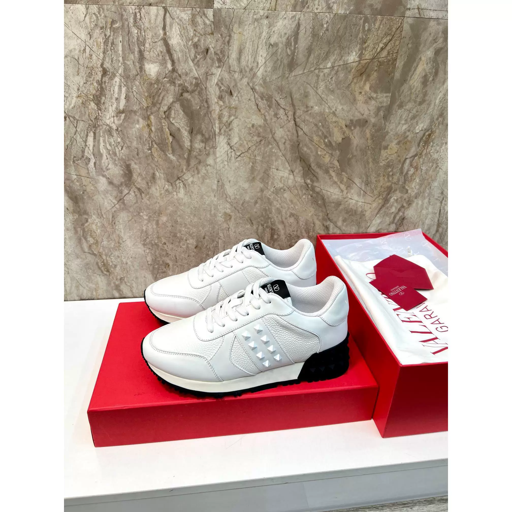 Покупка Valentino Valentino 23SS новая мода низкопрофильные обувь на шнуровке с толстой подошвой повседневные кроссовки для мужчин