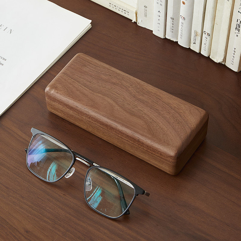 Glass box contains high-sense men and women portable anti-pressure in wind Japanese retro-solid wood literary and artistic gifts