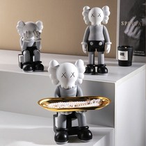 Bear Sesame Street Paparazzi swing piece Xuanguan into the door key containing box to send her best friends boyfriend birthday present