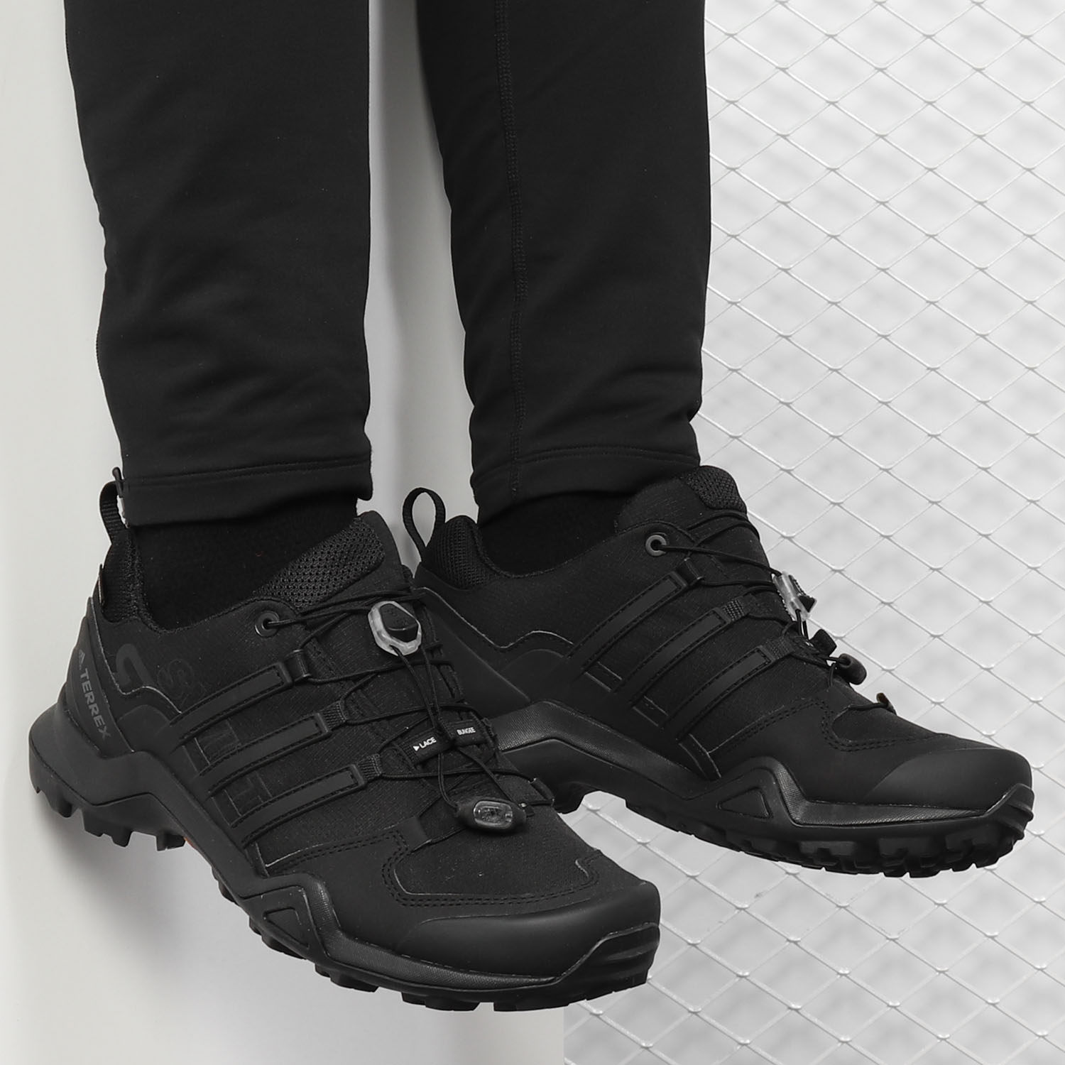 adidas Men's TERREX Swift R2 GORE-TEX Hiking Shoes - core black/core  black/core black CM7492