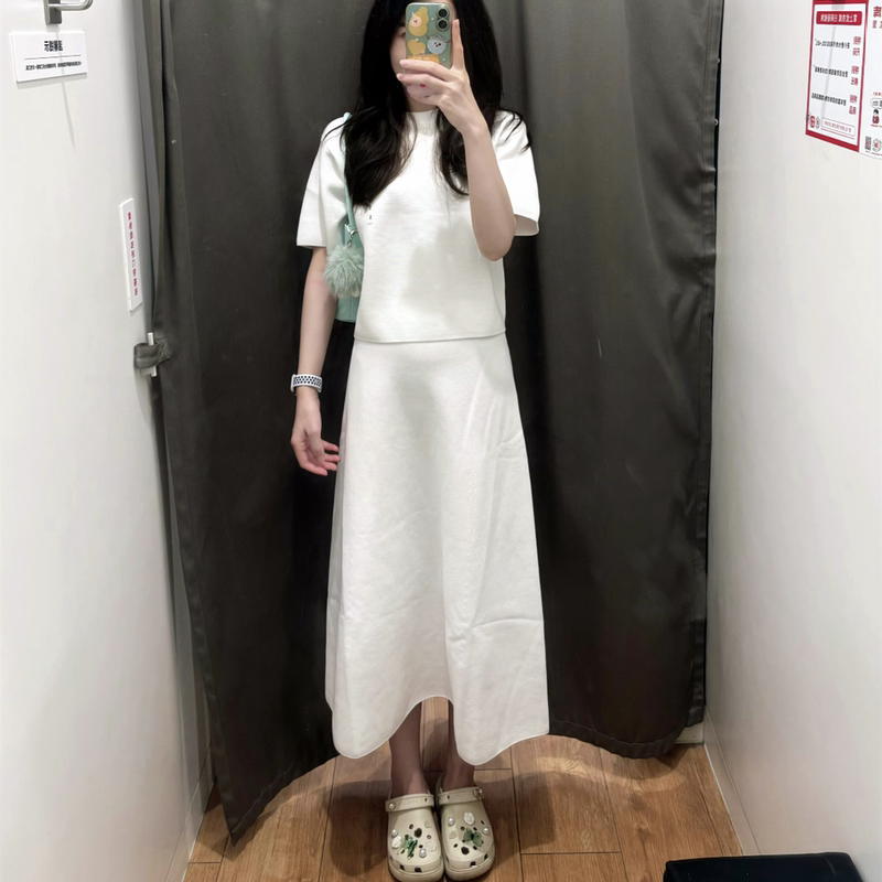 Yijianyou Autumn and Winter New Women's Ribbed Knitwear Short-Sleeved Sweater Suit Flared Skirt 478327/478325