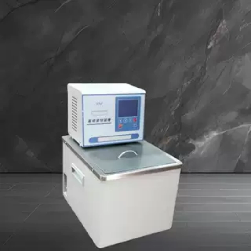 高精度恒温槽大屏幕液晶显示，显示分辨率0.001 ℃温度稳定性强