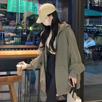 Зеленый, тонкий, осенний