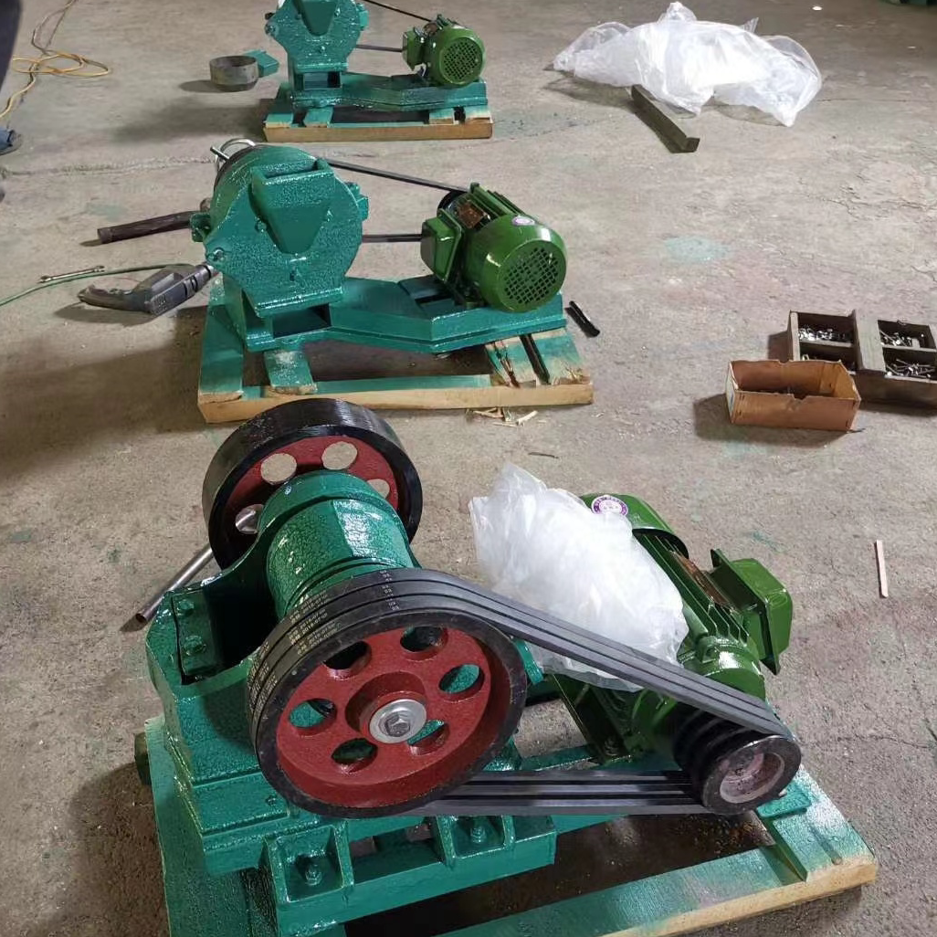 鄂式破碎机100x60 矿石破碎机 圆盘粉碎机175 矿石粉碎机 研磨机