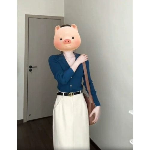 Синий приятный телу лонгслив, трикотажный весенний свитер, воротник поло, облегающий крой