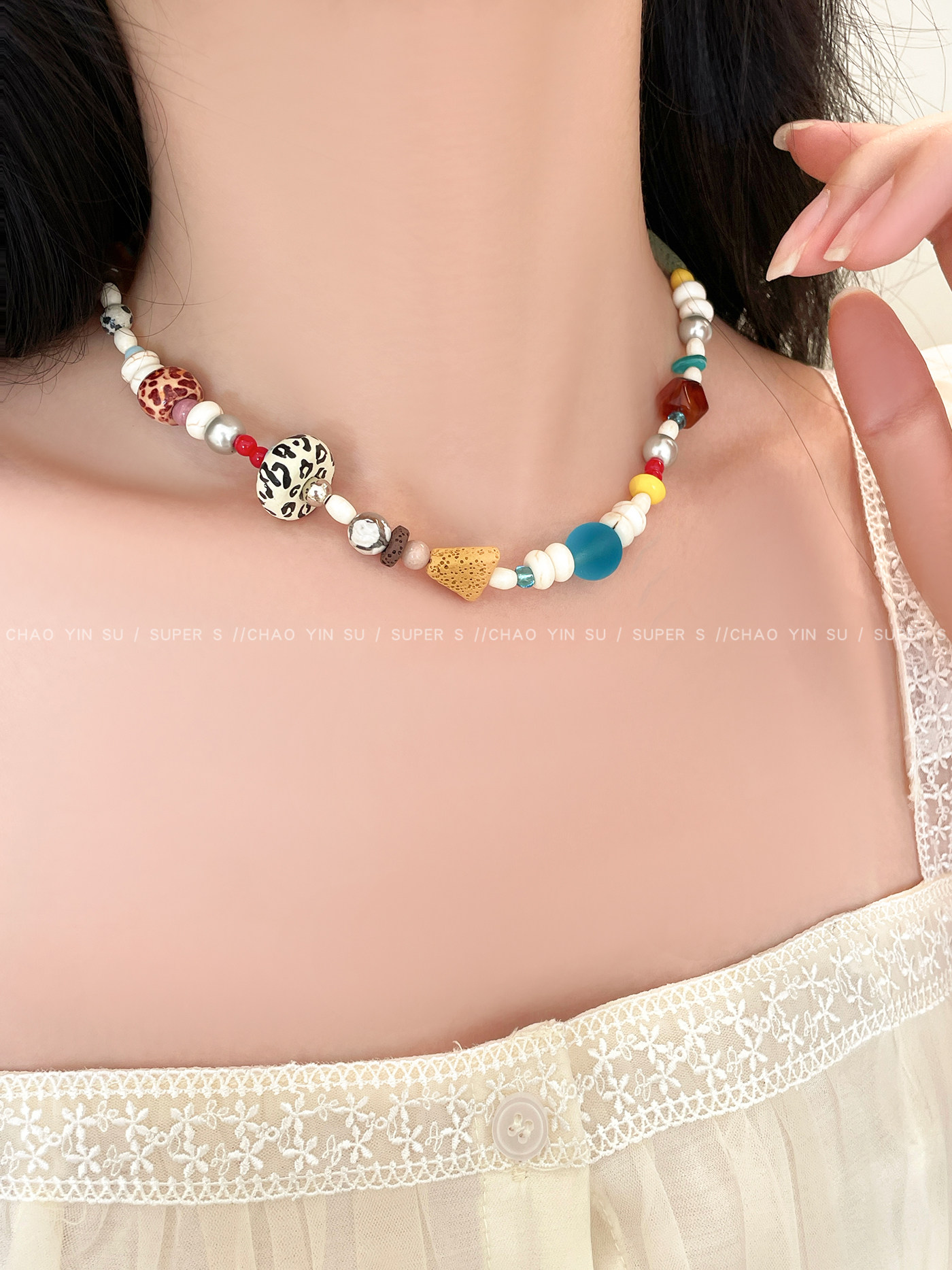 Colorful Dopamine Ceramic Beaded Necklace for Women, Sweet and Cute Clavicle Chain, Niche Design, Vacation Style Accessory