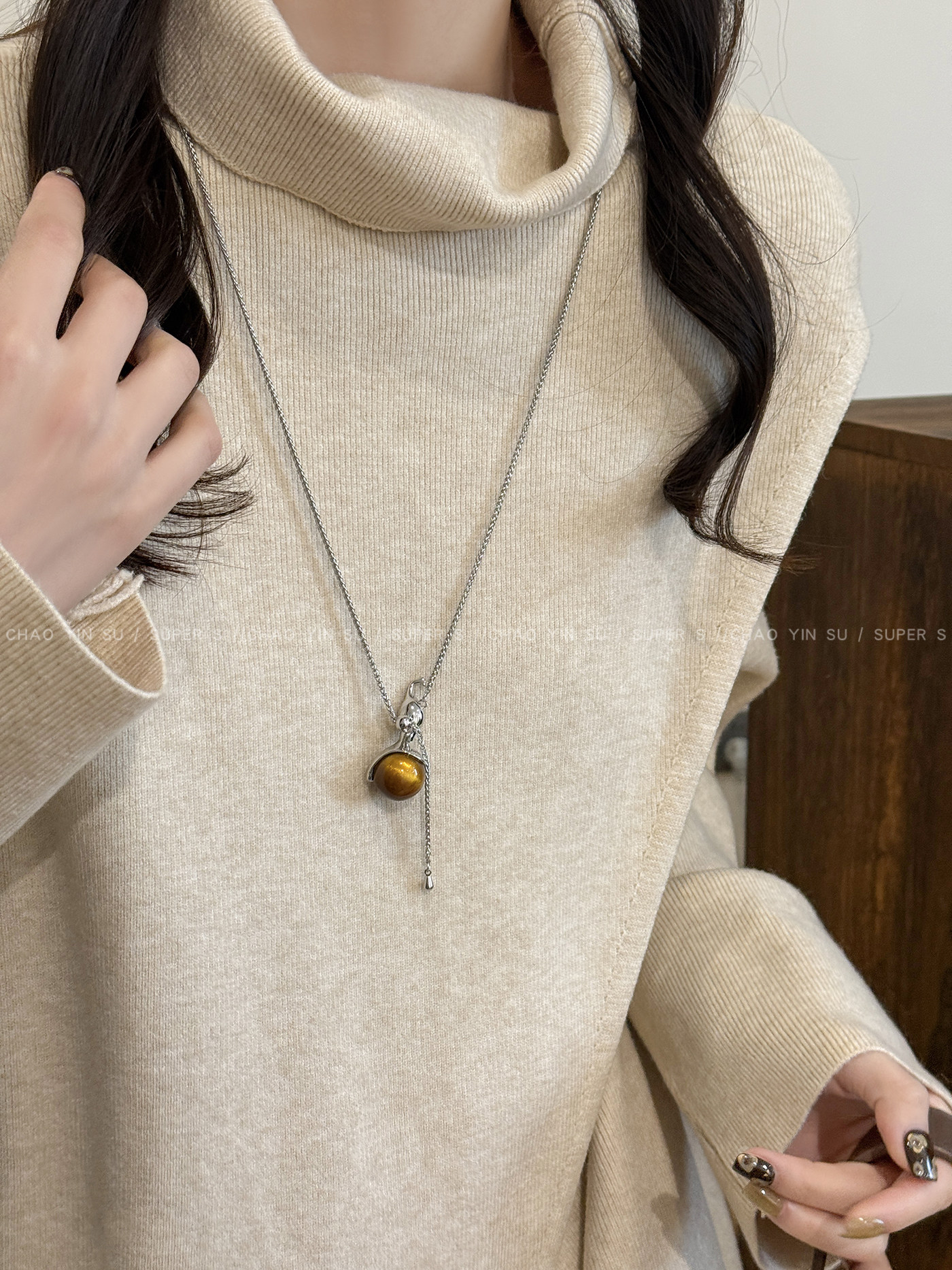 Maillard Retro Tiger Eye Stone Gourd Pendant Necklace for Women 2025 New Fashionable High-End Sweater Chain Accessory
