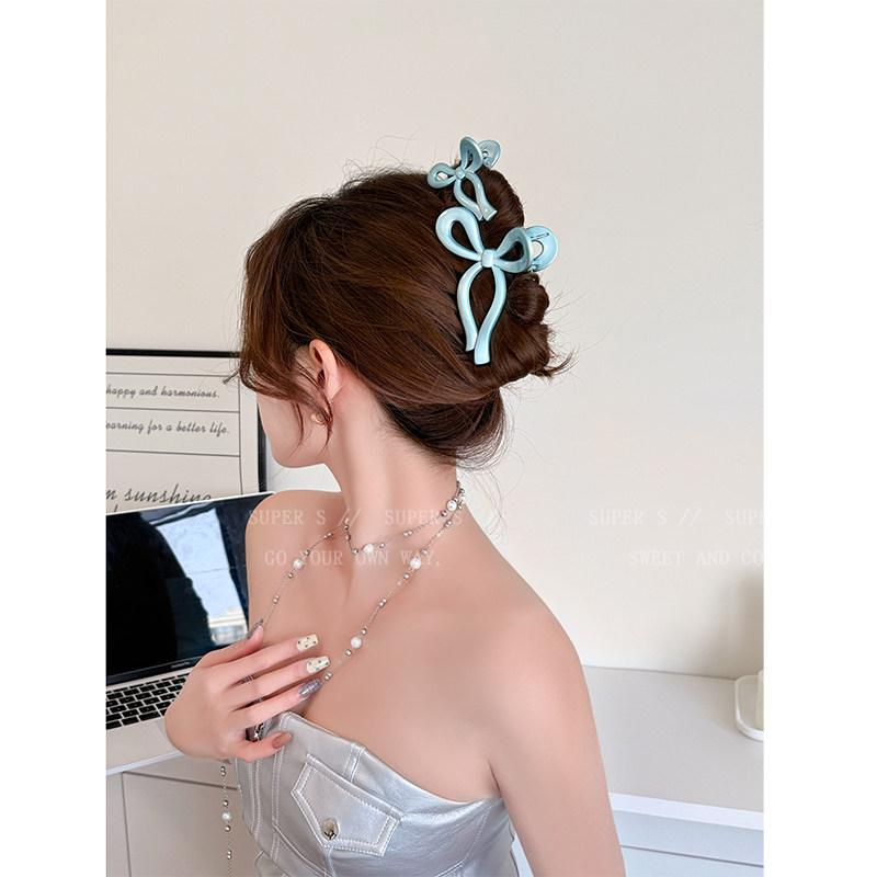ins Futuristic Bow Hair Clip for Women, Back-Of-Head Updo Shark Clip, Niche Design, Y2K Sweet and Cool Girl Hair Accessory