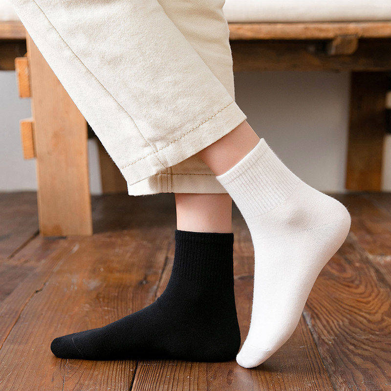 White socks women's Korean version of the middle tube socks student sports cotton socks ins trend male couple short tube Japanese couple socks
