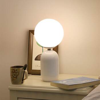 American-Style Lamp, Modern and Simple, Personalized, Creative, Designer, Showroom, Touch-Controlled, Dimmable, Bedside Table Lamp