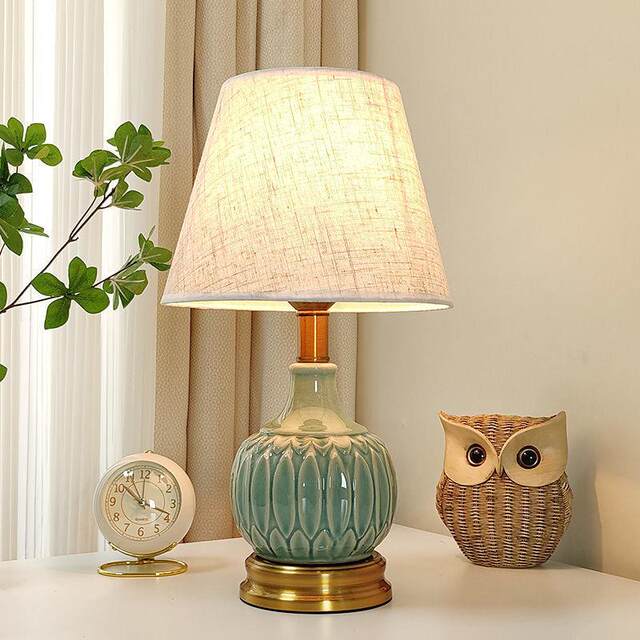 Ceramic Table Lamp for Bedroom, American-Style Simple Modern Ins-Style, Suitable for Girls, Home Use, Romantic and Cozy, Light Luxury Bedside Lamp
