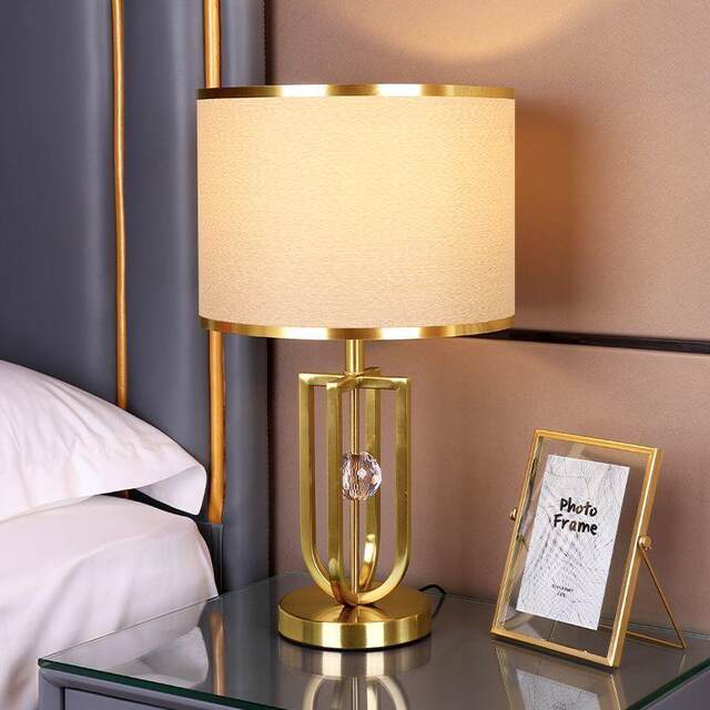 Nordic American-Style Table Lamp Bedside Lamp Cozy Bedroom Simple Modern Living Room Model Room Bedside Table European-Style Light Luxury Lamp