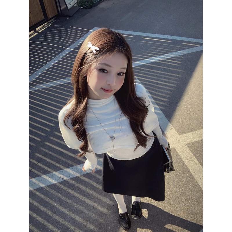 Korean Retro White High-Neck Cape Long-Sleeve T-Shirt for Women, Autumn Irregular Shawl Fake Two-Piece Design Top Korean Retro White High-Neck Cape Long-Sleeve T-Shirt for Women, Autumn Irregular Shawl Fake Two-Piece Design Top