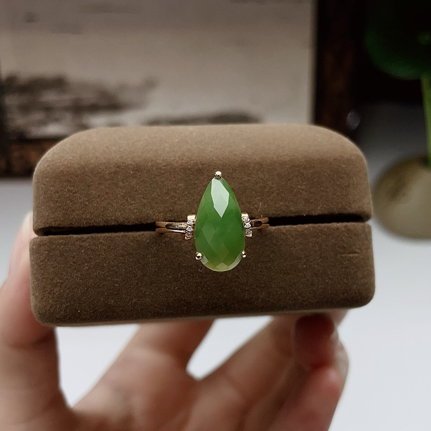 Jasper K gold water drop ring 18k gold with South African real diamonds, exquisite multi-diamond inlay, delicate jade quality