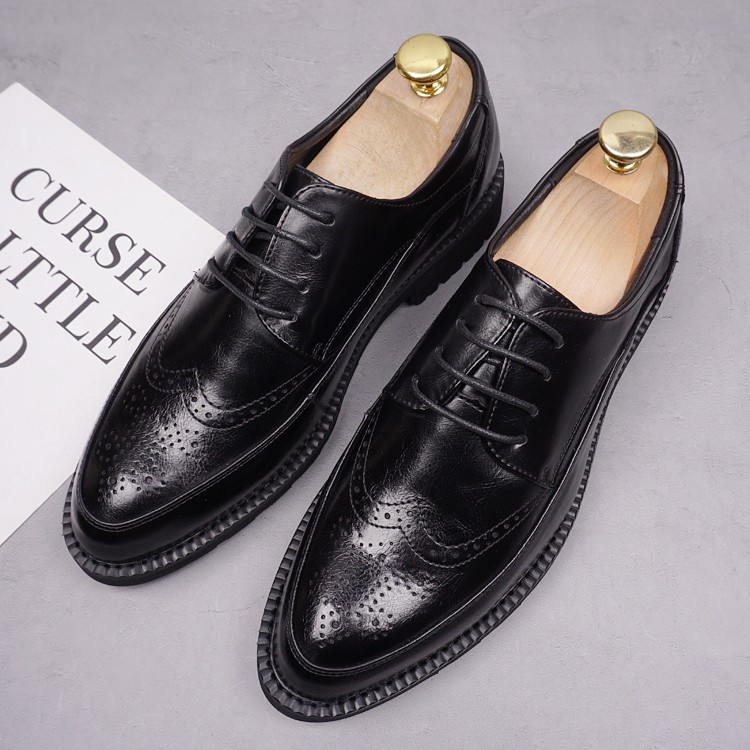 Brogue carved trendy men's leather shoes simple slip-on pointy toe increase Korean style hair stylist casual shoes