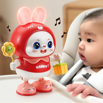 The singing and dancing bunny practices raising its head to train babies and children to sing intelligent toddler toys for girls and boys.