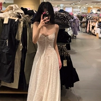 Белая юбка на подтяжках [популярный стиль в середине лета/роскошный пляжный отдых на море/летние наряды 2025 года, самый популярный стиль в этом году/цельное платье/очень красивое летом/посещение важных мероприятий/банкетов/маленьких людей]