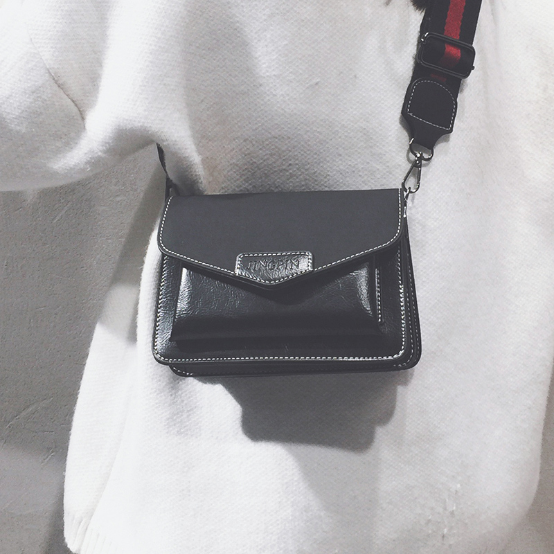 Woman's single bag 2022 new tide wide shoulder strap bag girl bag bag bag bag mini bag