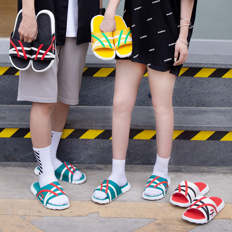 2021 new slippers summer men wear soft bottom, step on shit, non-slip one-word drag, Japanese beach couple slippers, women