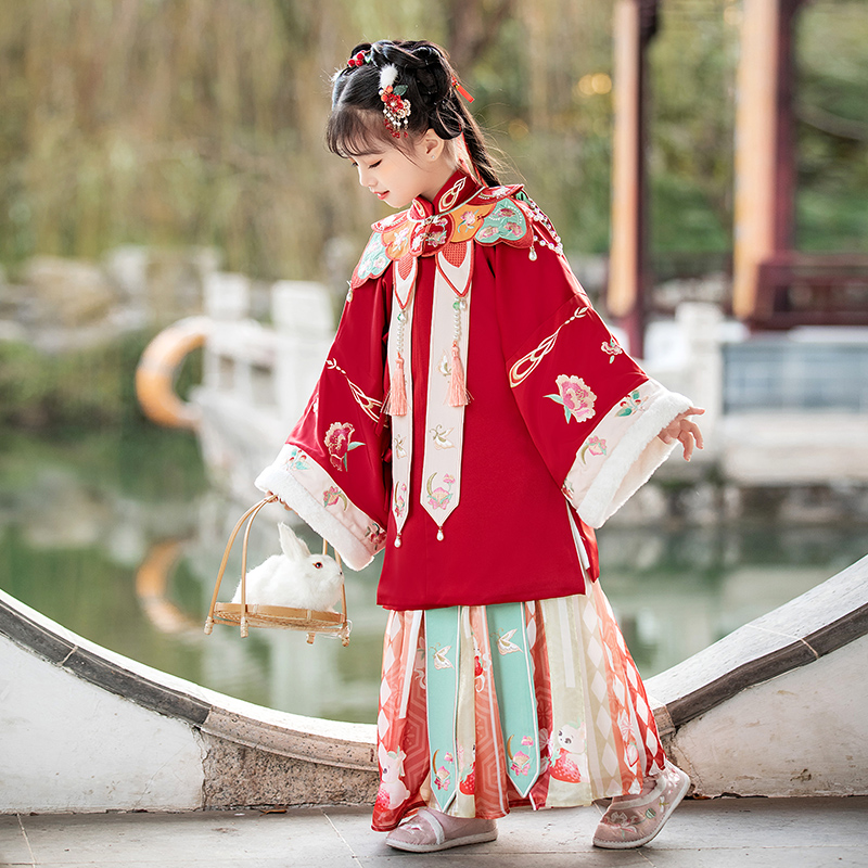 Hanfu girls 2021 new Ming-made cloud shoulder national style children's big-sleeved Tang suit thickened super fairy little girl children's clothing winter