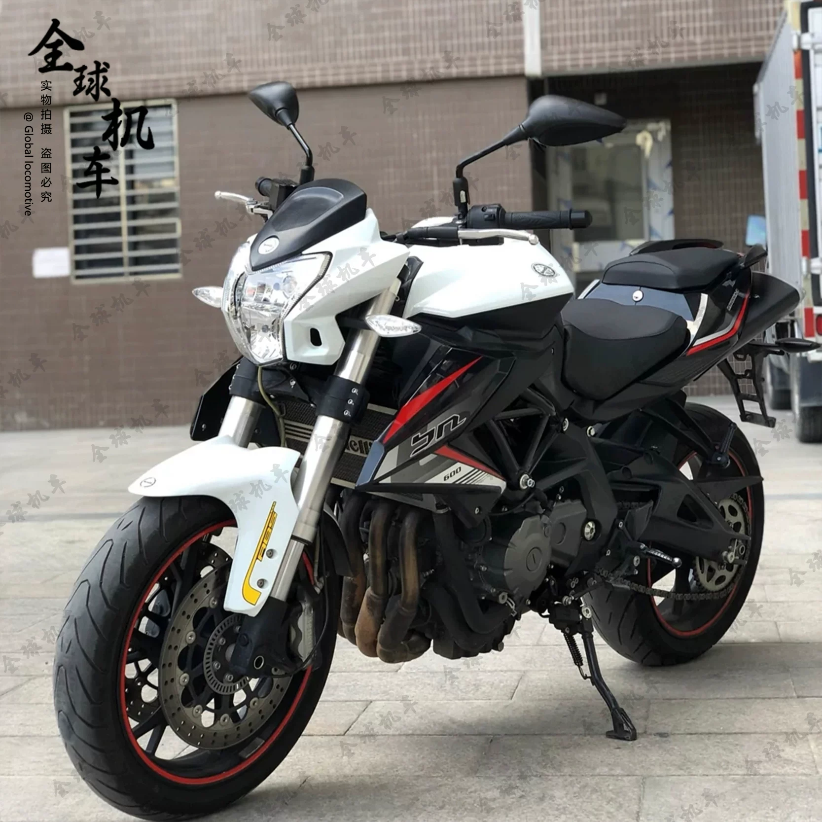 Новая страна четыре Bennari Huanglong 600TNT Edar Cold BJ300 уличный автомобиль ABS может панель четыре -цилиндровый мотоцикл