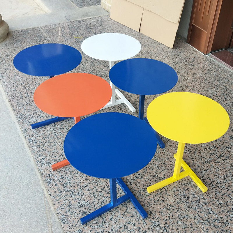 Designer pink paint coffee table creative iron milk tea shop hi tea small round table Nordic light luxury sofa side table