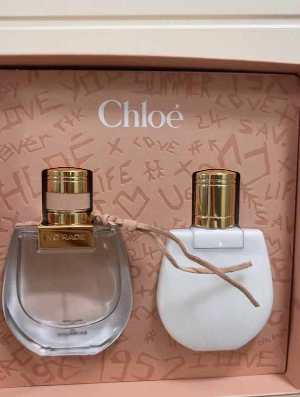 Chloe Nomade Love Journey Piggy Bag Gift Set with Love as a Message 50ml
