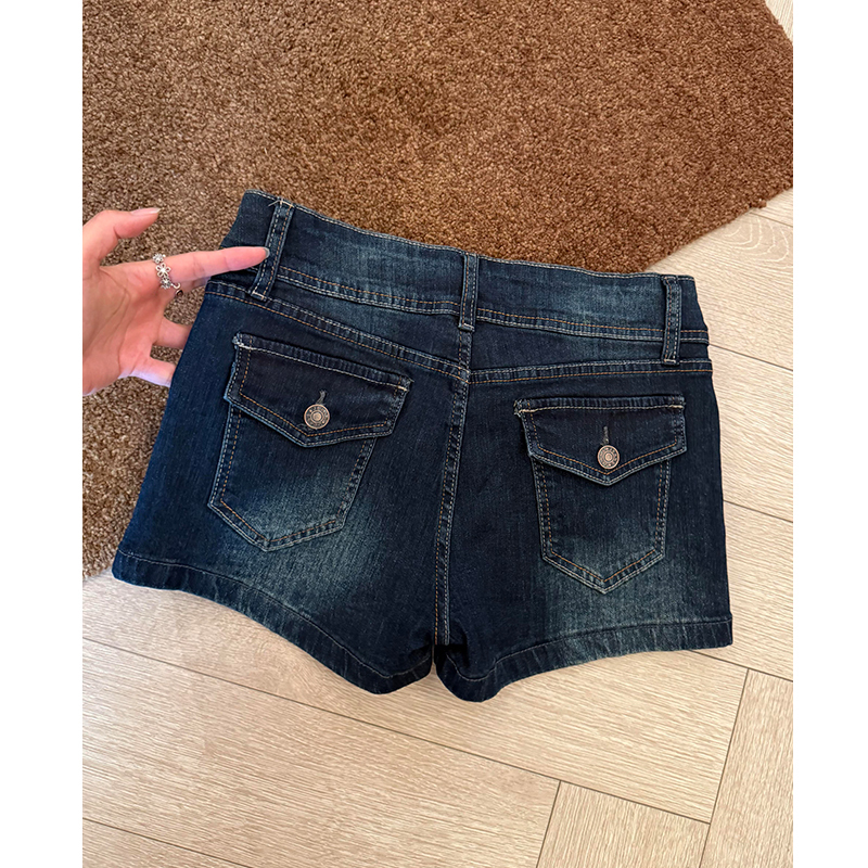 American-Style Dark Blue Spicy Girl Low-Waist Denim Shorts for Women, Summer Thin Style, 2026 New Model, Loose Fit, Not Revealing the Buttocks, Hip-Hugging Hot Pants