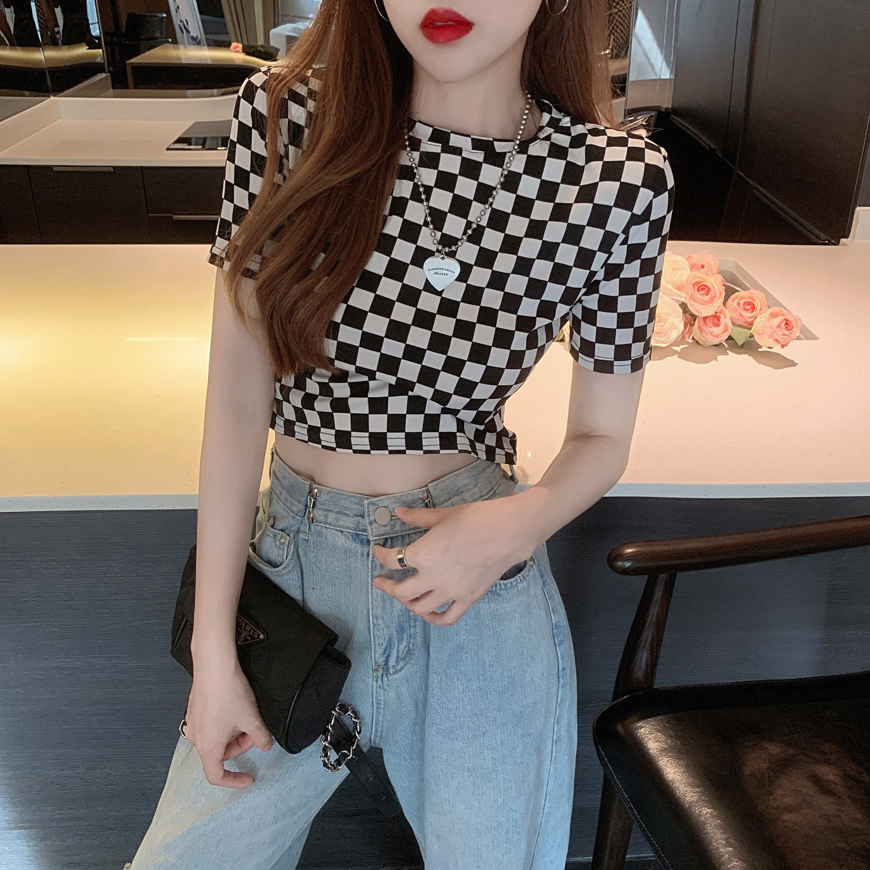Black and white checkered high waist short sleeve t-shirt female summer 2022 swarm with slim net red short and don't give a hitch in the blouse