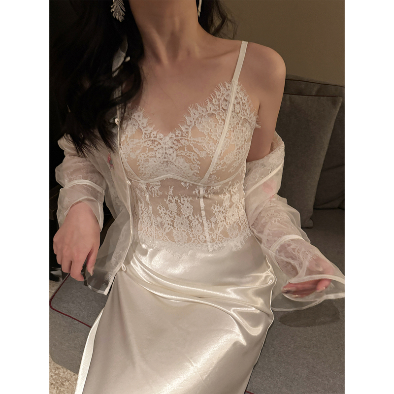 Xiaobaili White Lace Camisole with Chest Pads, Spring and Summer New Style, Elegant Inner Wear, Waist-Cinching, Slimming Fishbone Bra