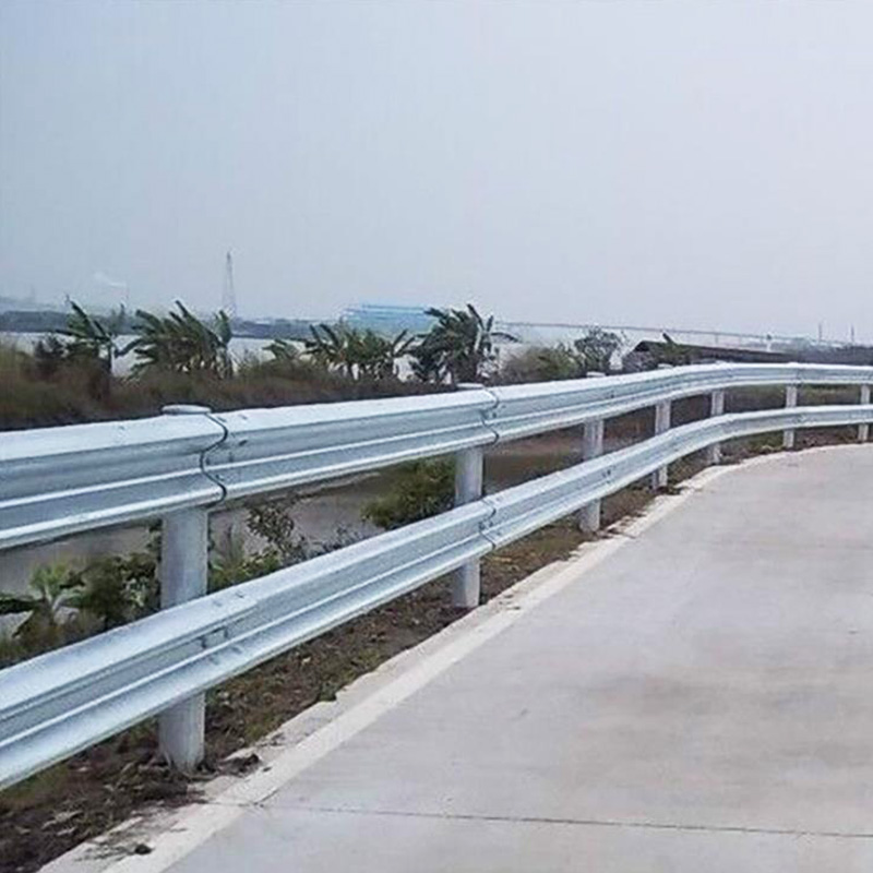 Corrugated guardrail board hot-dip galvanized high-speed guardrail manufacturers traffic anti-collision guardrail highway guardrail road guardrail