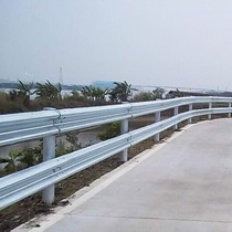 Wave guardrail plate hot-dip galvanized high-speed guardrail manufacturers traffic anti-collision guardrail highway guardrail Road guardrail