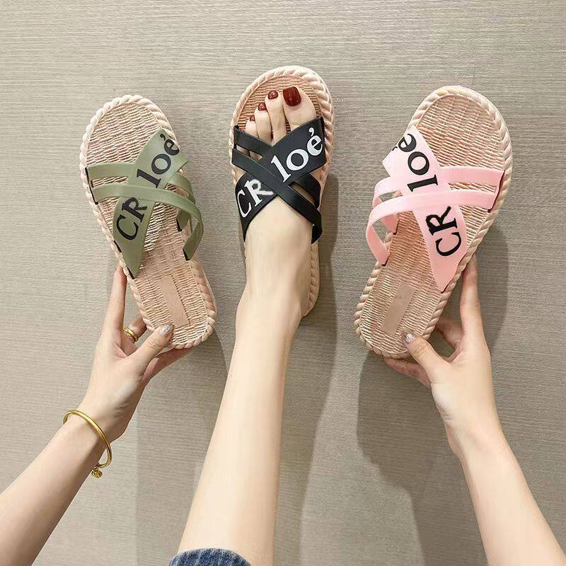 Wet water outside wear slippers female 2021 new summer sandals soft bottom pregnant women shoes seaside Korean version beach sandals