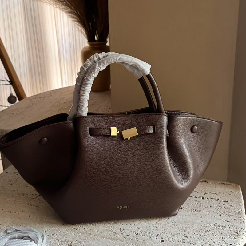 French Fashion Deme2025 New Niche Design Wing Bag Handbag Single Shoulder Genuine Leather Women's Bag Bat Bag Crossbody