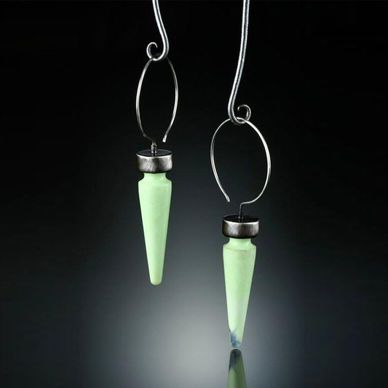 Edgy Fashion Fang-Shaped Dangle Earrings for Western Cross-Border Markets