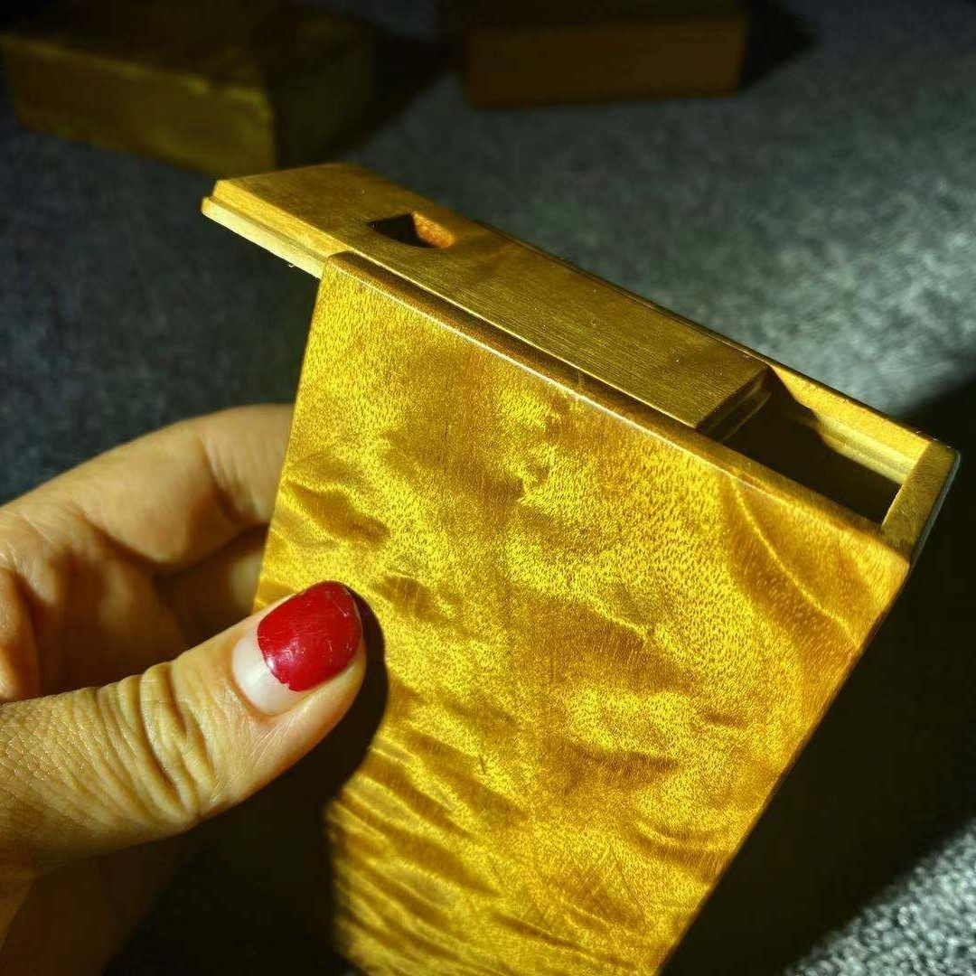 Golden Silk Nanmu Wood Smoking Box Men's Portable Wooden Dig Hollow Upscale Soft Bag Wood Case 20 Fitted Retro Pressure Resistant Smoke Shell Custom