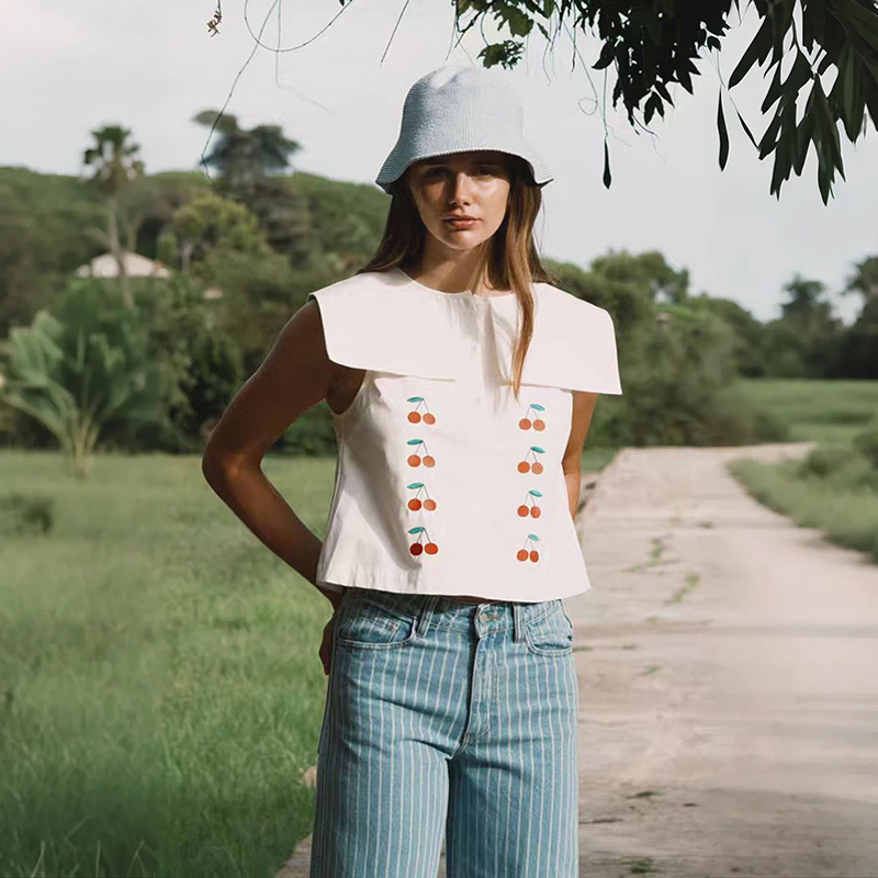 French Style Niche! White Fresh Sailor-Style Large Lapel Cherry Embroidery Sleeveless Shirt for Women, Pure Cotton Age-Reducing Top French Style Niche! White Fresh Sailor-Style Large Lapel Cherry Embroidery Sleeveless Shirt for Women, Pure Cotton Age-Reducing Top