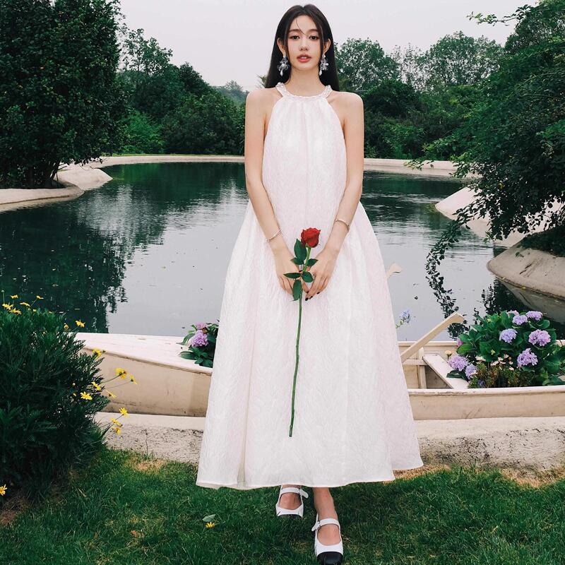 Marcmoore Kong Xue'Er and Han Anna's Same Style Handmade Beaded Sleeveless Halter Neck Long Dress for Summer Marcmoore Kong Xue'Er and Han Anna's Same Style Handmade Beaded Sleeveless Halter Neck Long Dress for Summer