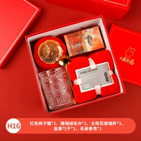 Красное коралловое стеклянное полотенце на солнечной энергии, металлическая ложка, мыло