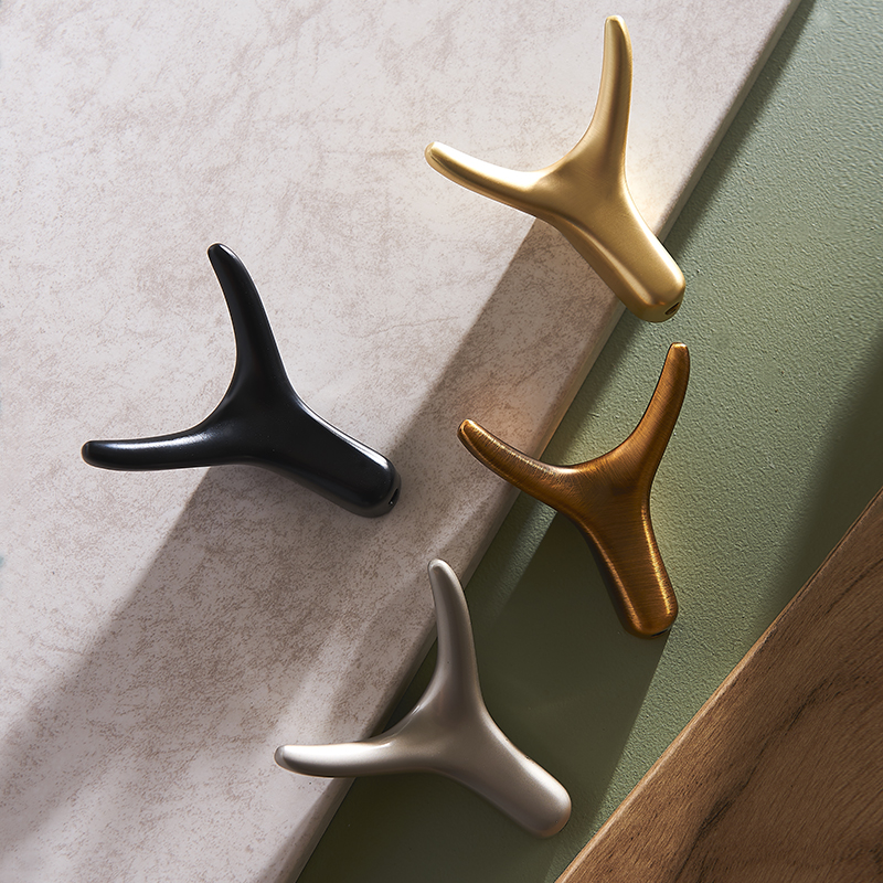 Nordic simple hook copper-colored bull head clothes hook coat hook single hook wall row hook wall hanging alloy creative clothes hook