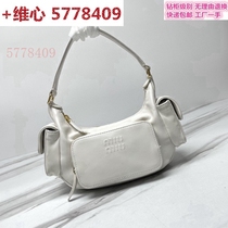 Deposit fashion good-looking casual good popular popular trendy and beautiful books one after another