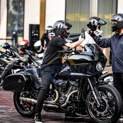 Подходит для Harley Softail, Roadshow ST, Street Fighter, Ling Glide, модифицированных быстросъемных седельных сумок и багажа.